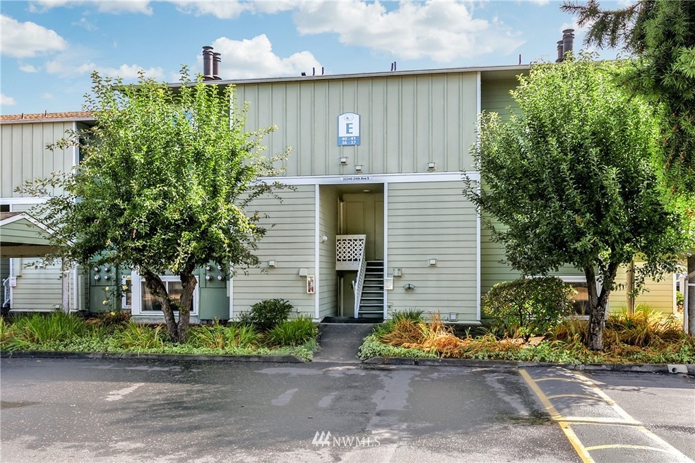 22240 24th Ave S unit E37, Des Moines, WA 98198 - photo 1