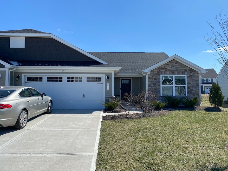 221 Kiawah Dr, Whiteland, IN 46184 - photo 1