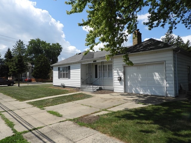 1002 N Jackson St, Waukegan, IL 60085 - photo 1