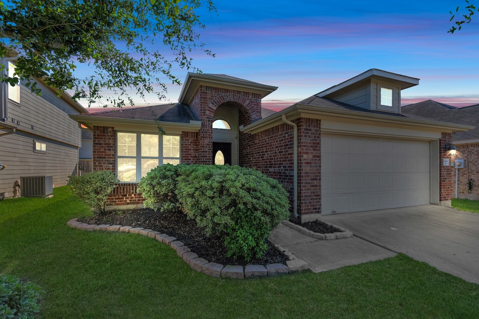 12642 Ginger Cove Ln, Houston, TX 77086 - photo 1