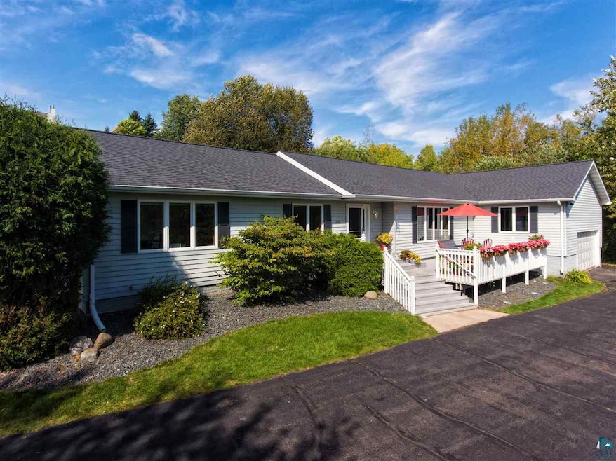 1520 N 42nd Ave E, Duluth, MN 55804 - photo 1