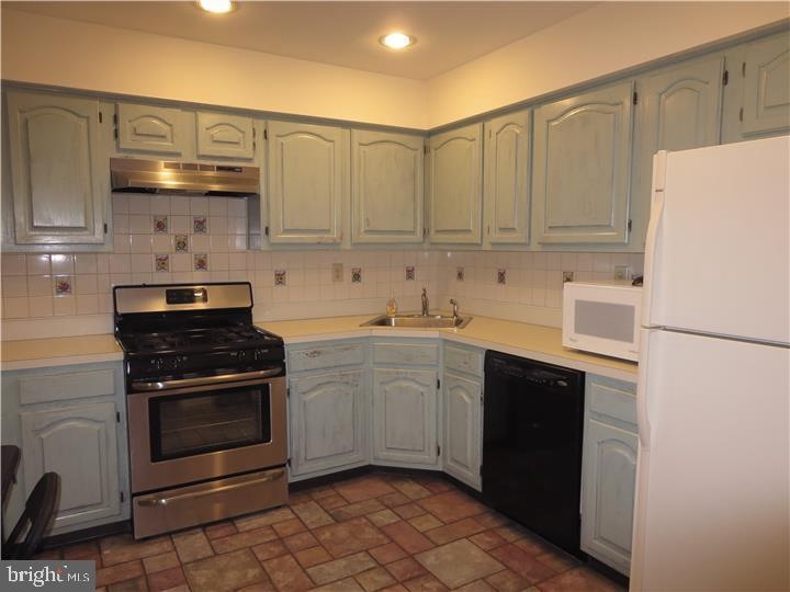 7 Aldgate Ct unit 449, Princeton, NJ 08540 - photo 1