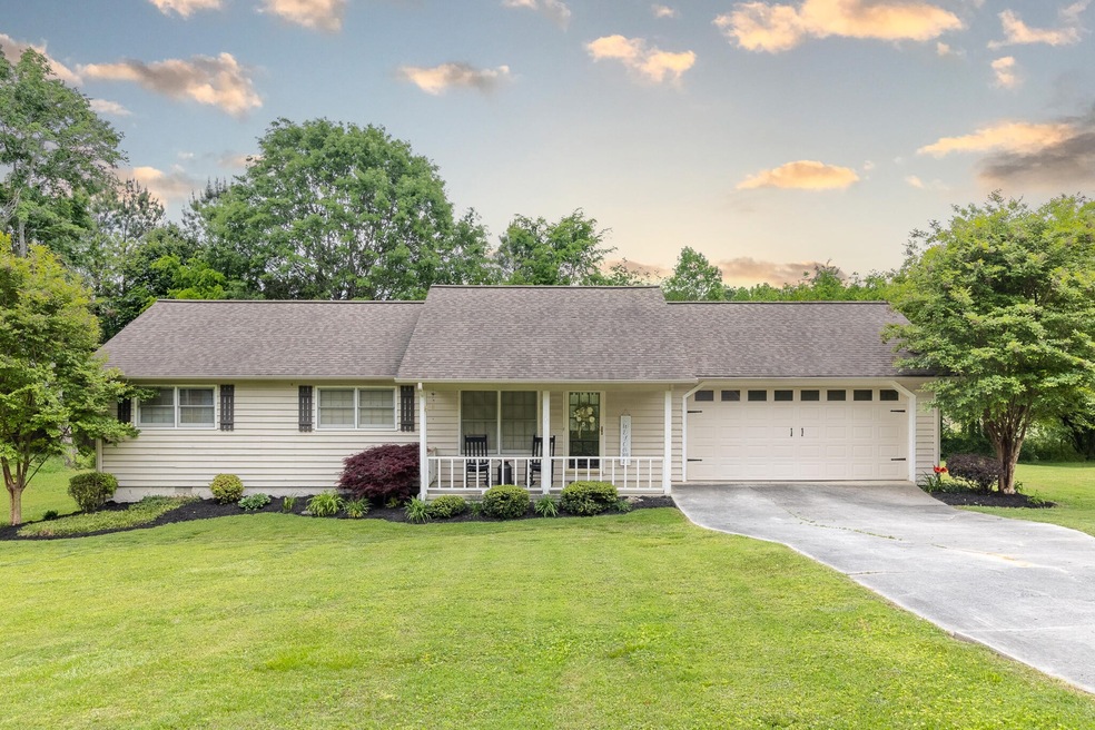 2602 E Hillview Dr, Dalton, GA 30721 - photo 1