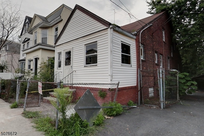 751 S 20th St, Newark, NJ 07103 - photo 1