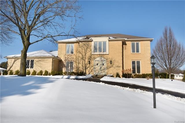 5409 Woodview Drive_01.JPG