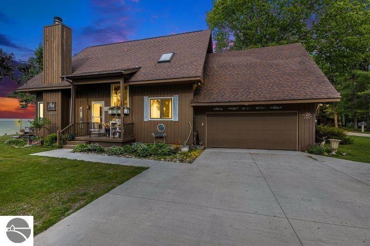 Under Contract $589,900