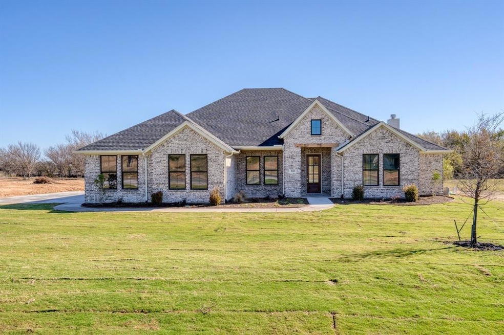 213 Odell Rd, Springtown, TX 76082 - photo 1