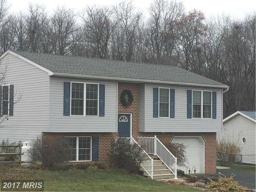 1334 Mallard Dr W, Chambersburg, PA 17202 - photo 1