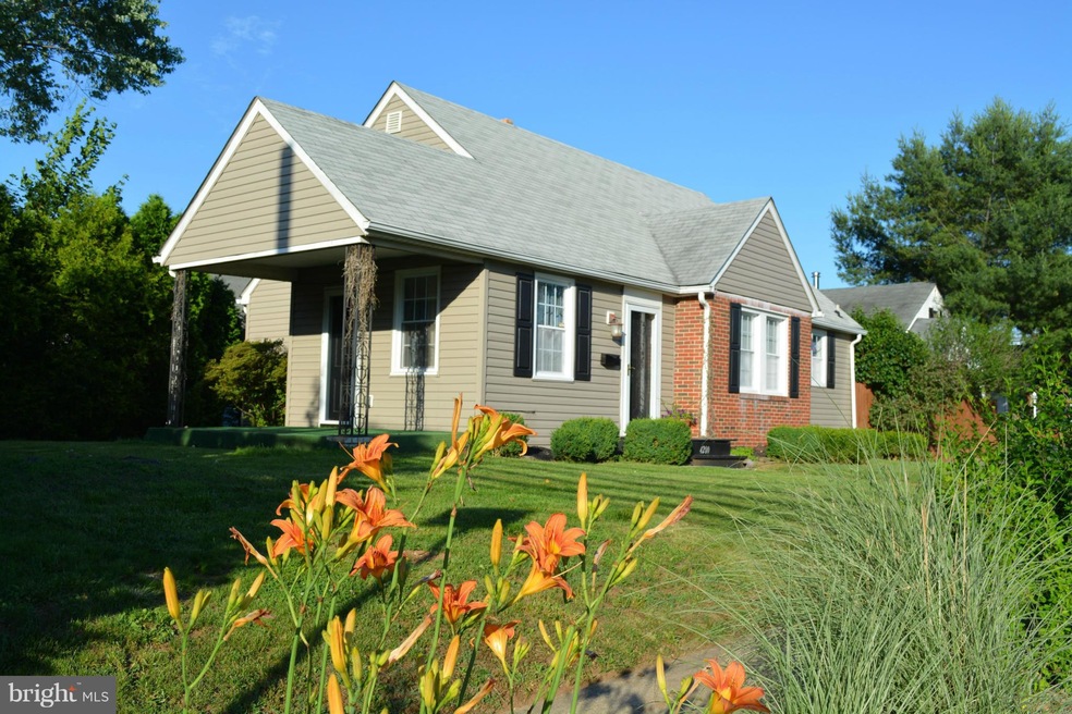 4200 Thorncliff Rd, Nottingham, MD 21236 - photo 1