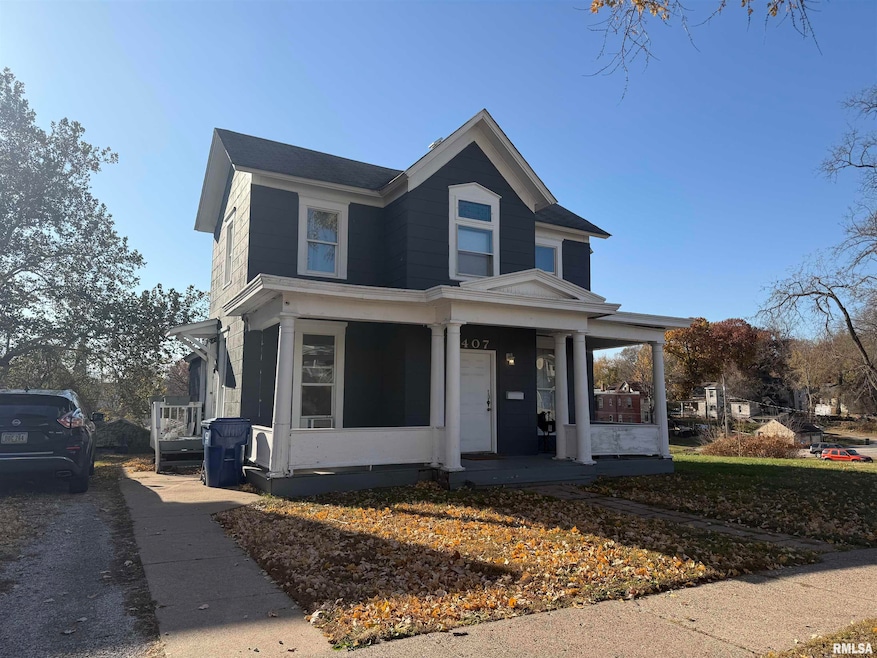407 E 14th St, Davenport, IA 52803 - photo 1