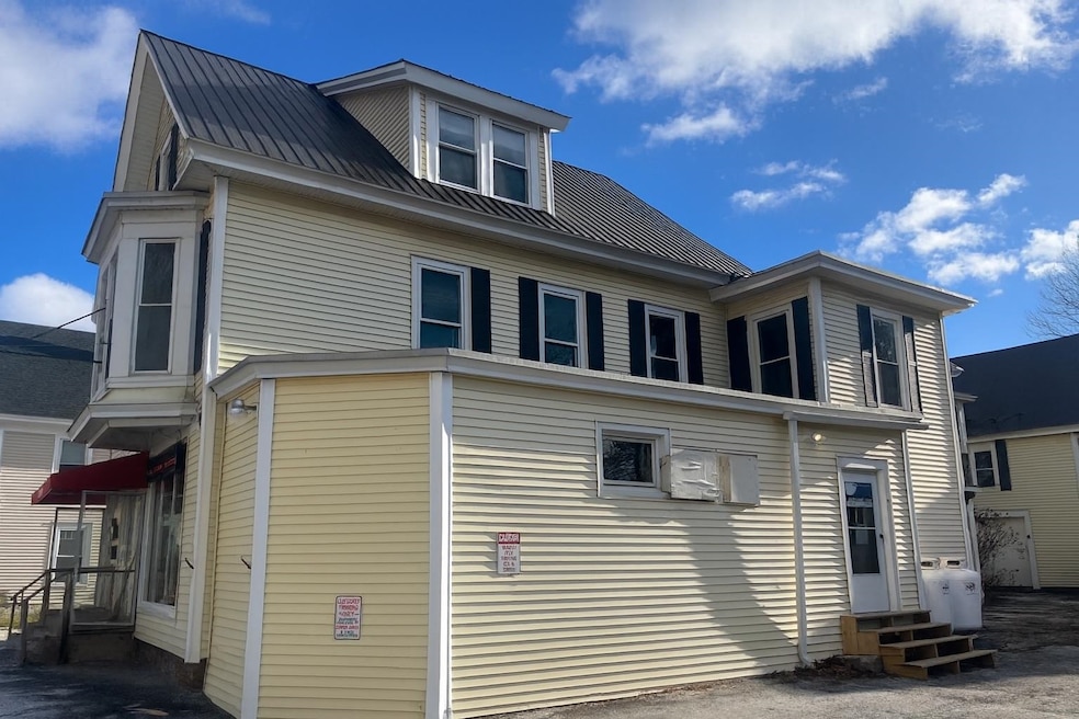 281 Main St unit 2, Littleton, NH 03561 - photo 1