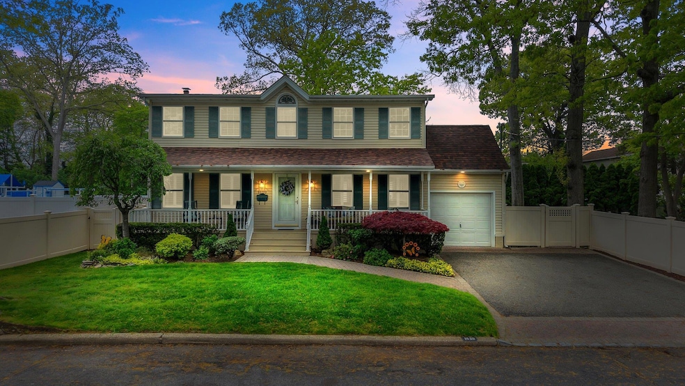 Sold $945,000 • Co-Listing Agent