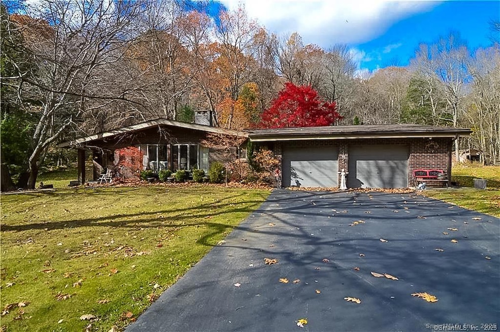 185 Catering Rd, Wolcott, CT 06716 - photo 1