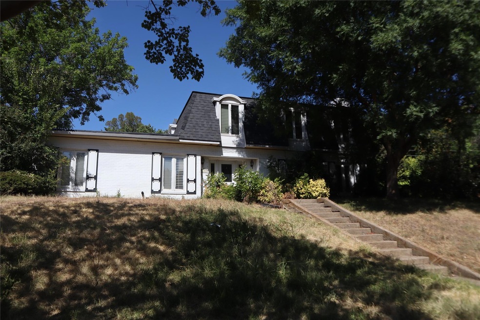 1201 Cliffwood Rd, Euless, TX 76040 - photo 1