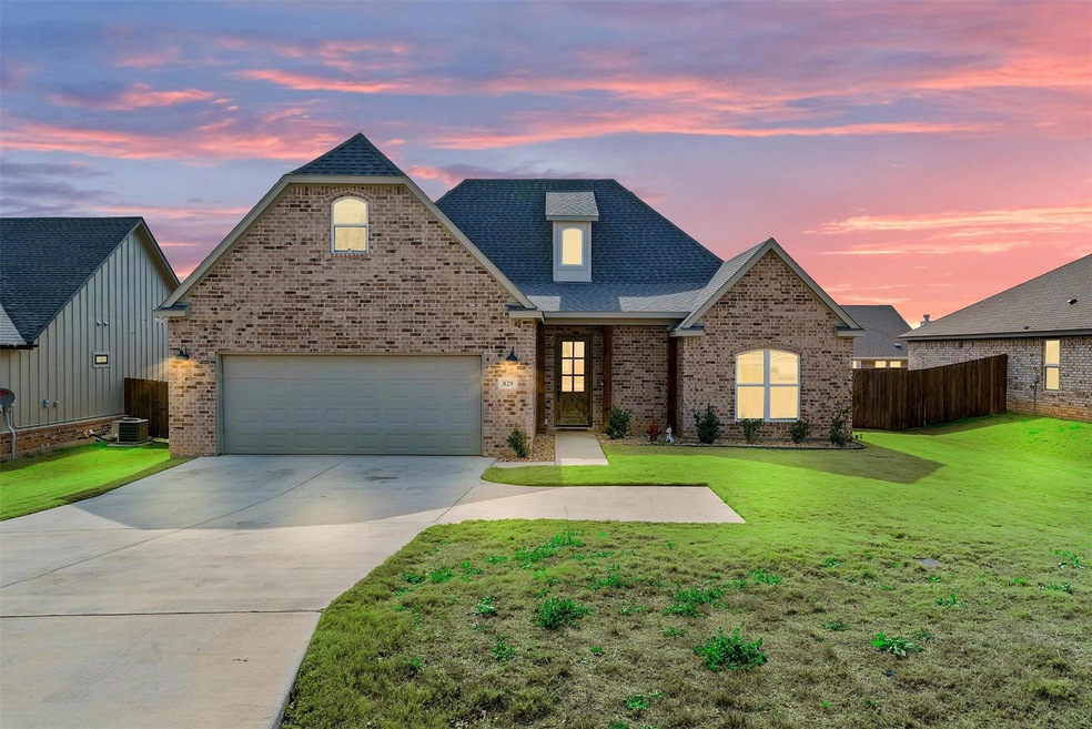 829 Holbrook Rd, Springtown, TX 76082 - photo 1