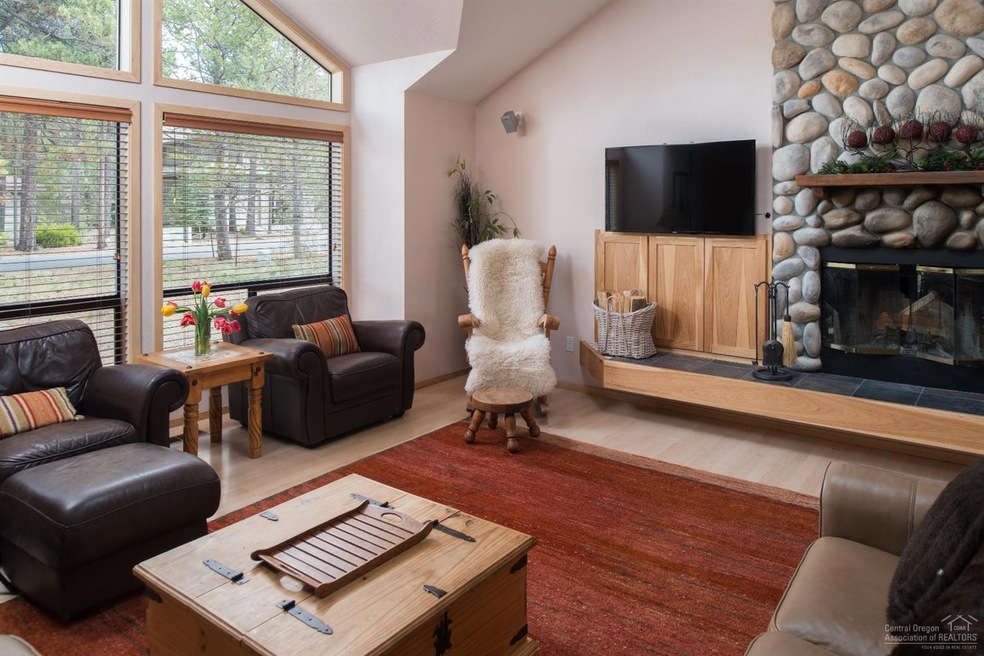 17727 Topflite Ln, Sunriver, OR 97707 - photo 1