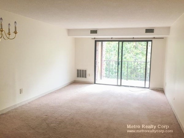 70 Centre St unit 6e, Brookline, MA 02446 - photo 1