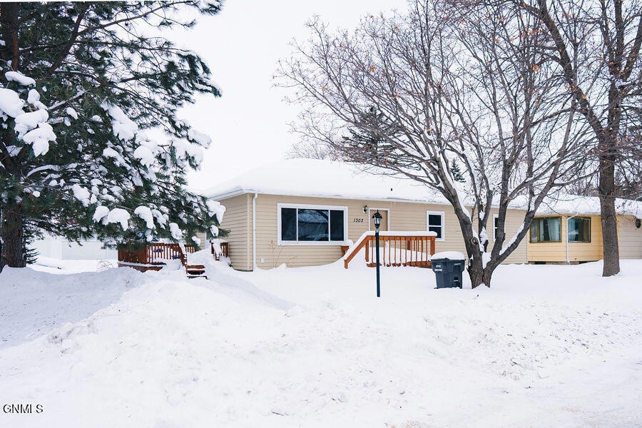 1303 2nd Ave NW, Jamestown, ND 58401 - photo 1