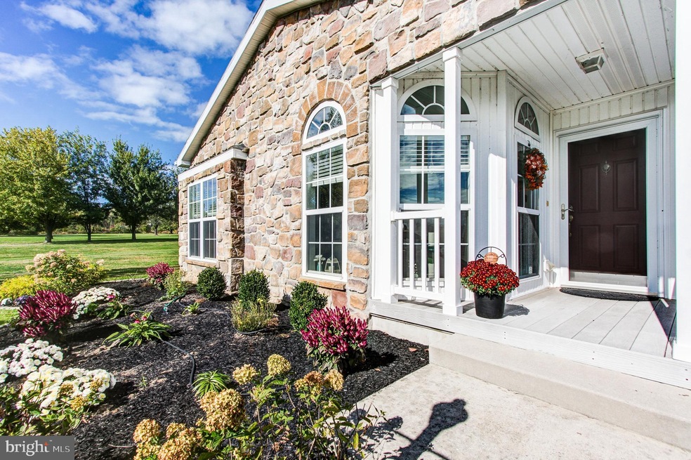 107 Red Wing Ct, Bechtelsville, PA 19505 - photo 1