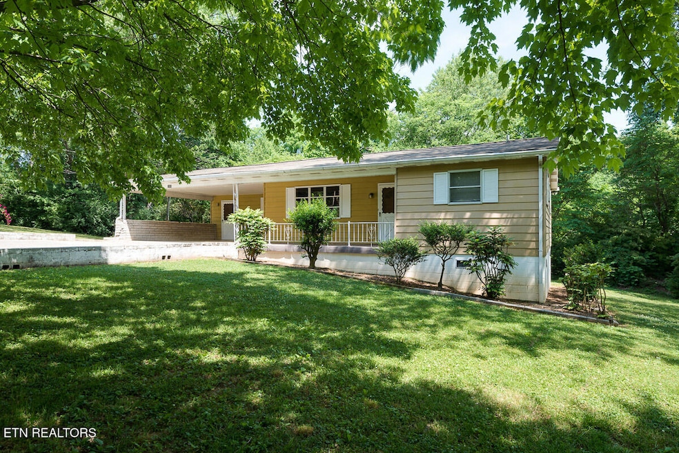 1940 Harris Rd, Knoxville, TN 37924 - photo 1