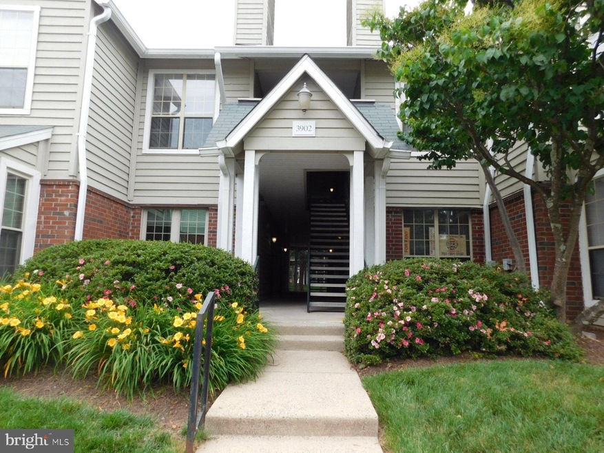 3902 Penderview Dr unit 1404, Fairfax, VA 22033 - photo 1