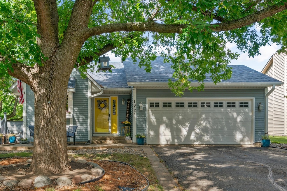 For Sale $399,900 • Co-Listing Agent