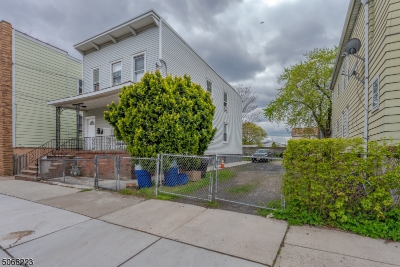 708 4th Ave unit 710, Elizabeth, NJ 07202 - photo 1