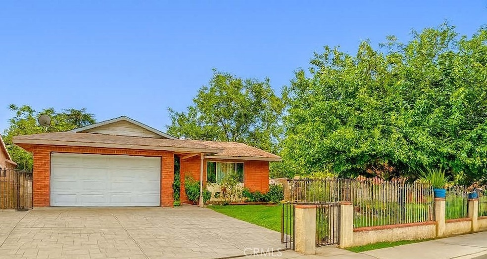 627 Glenn Way, Hemet, CA 92543 - photo 1