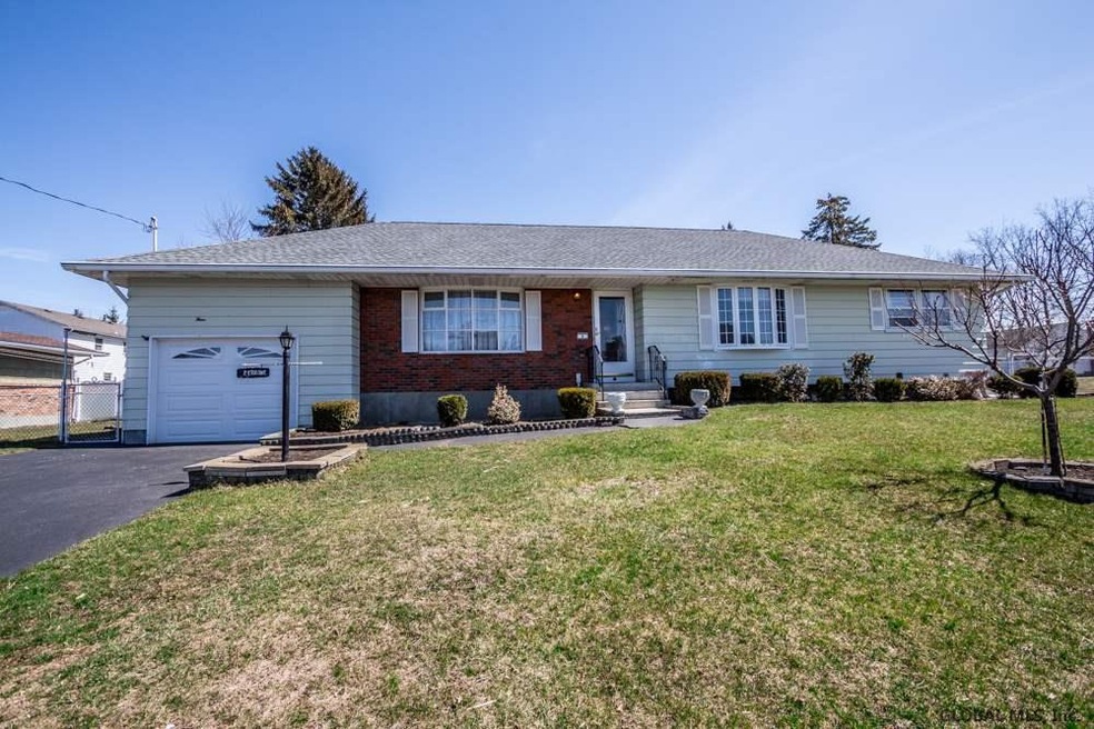 4 Marietta Dr, Albany, NY 12205 - photo 1