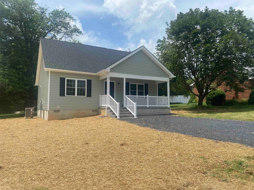 25 Stuart Ave, Stuarts Draft, VA 24477 - photo 1