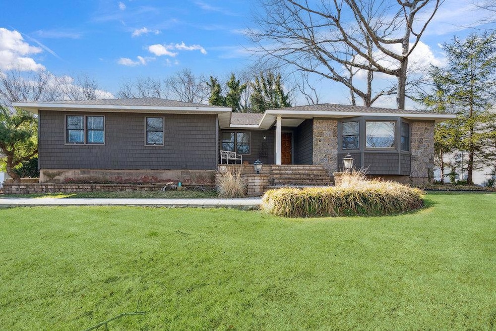 Sold $940,000 • Co-Listing Agent