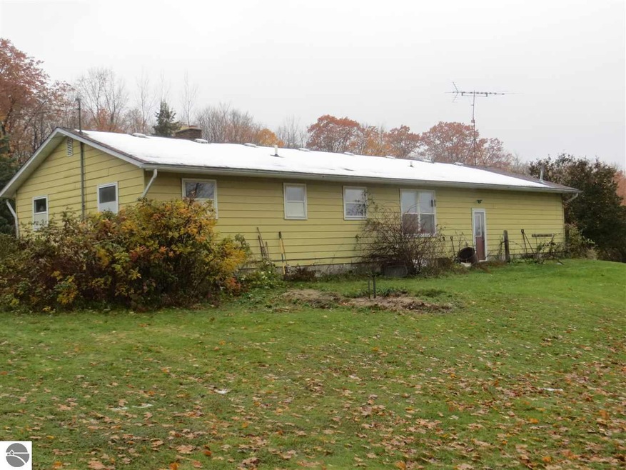 2161 Pointer Rd, West Branch, MI 48661 - photo 1