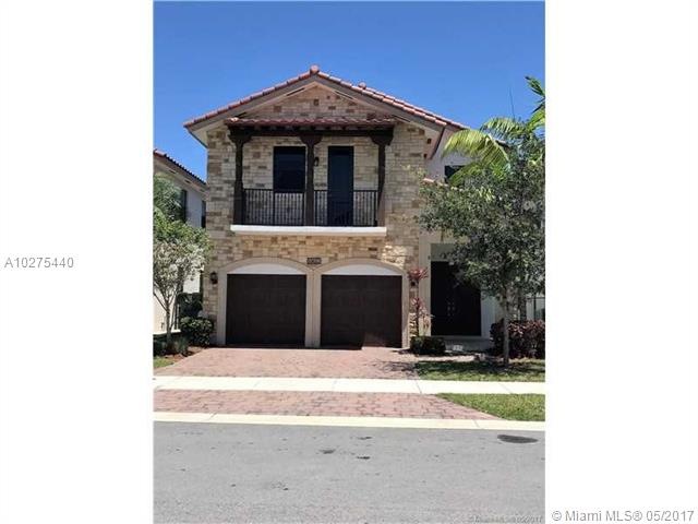 10433 NW 70th Ln, Doral, FL 33178 - photo 1