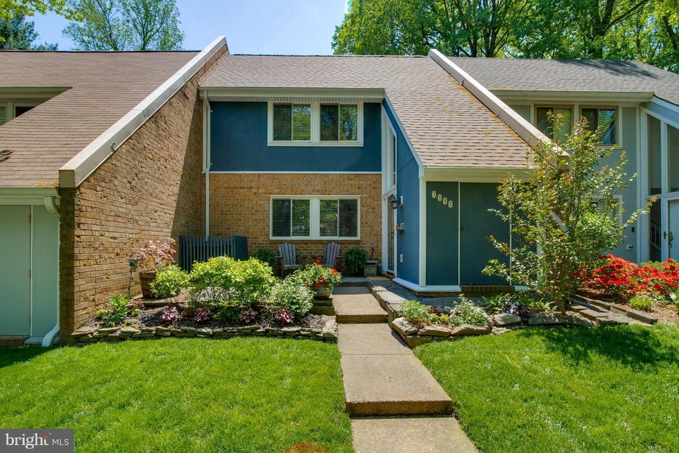 1442 Greenmont Ct, Reston, VA 20190 - photo 1