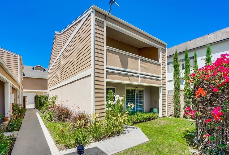 9831 Cedar St unit 13, Bellflower, CA 90706 - photo 1