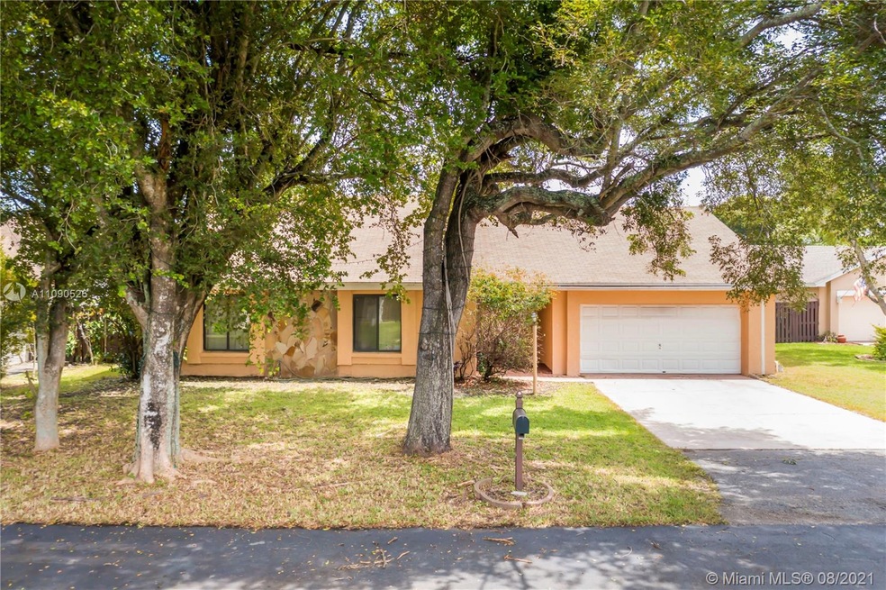 5435 SW 150th Ct, Miami, FL 33185 - photo 1