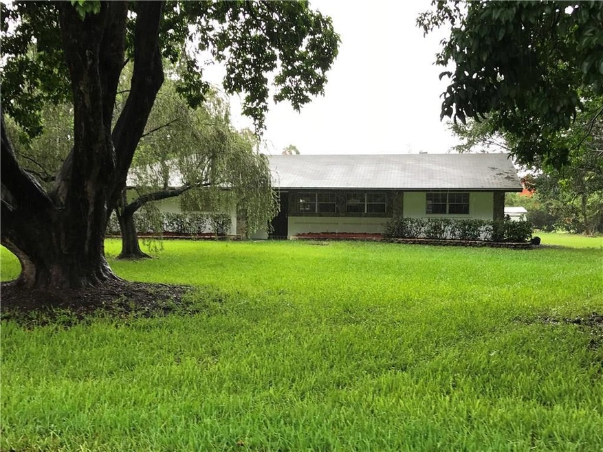 5921 SW 196th Ln, Southwest Ranches, FL 33332 - photo 1