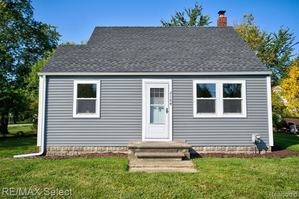 2164 S Dye Rd, Flint, MI 48532 - photo 1