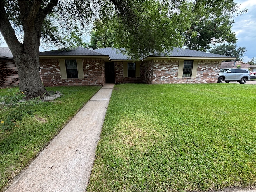 1214 E Rutgers Ln, Deer Park, TX 77536 - photo 1
