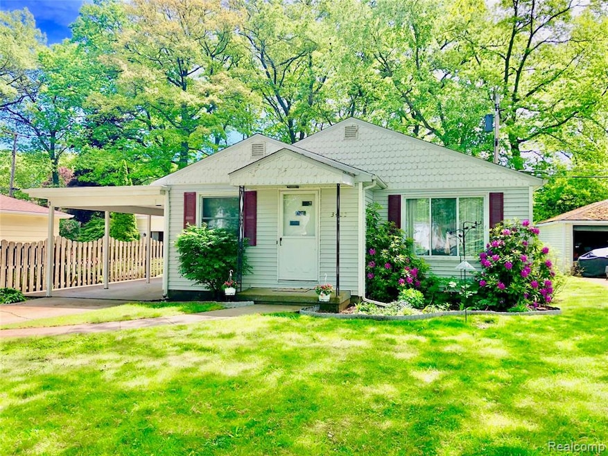 3422 Riverside Dr, Port Huron, MI 48060 - photo 1