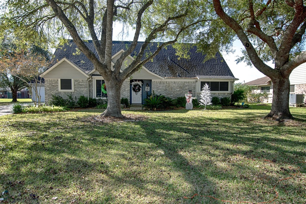 3425 Frances Ct, Alvin, TX 77511 - photo 1