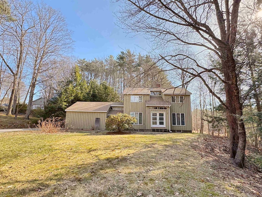 71 Ledgewood Rd, Claremont, NH 03743 - photo 1