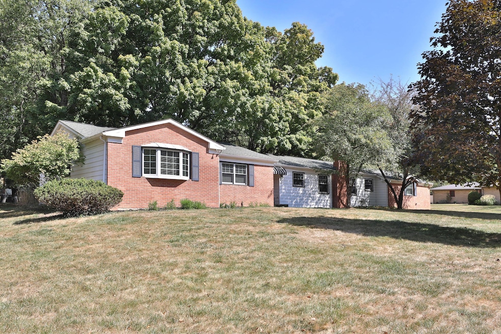 226 Croswell Rd, Columbus, OH 43214 - photo 1