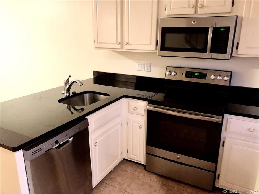 60 Crescent St unit 4, Stamford, CT 06906 - photo 1