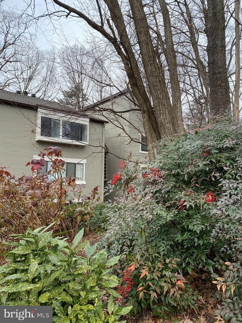 2210 Springwood Dr unit T8, Reston, VA 20191 - photo 1