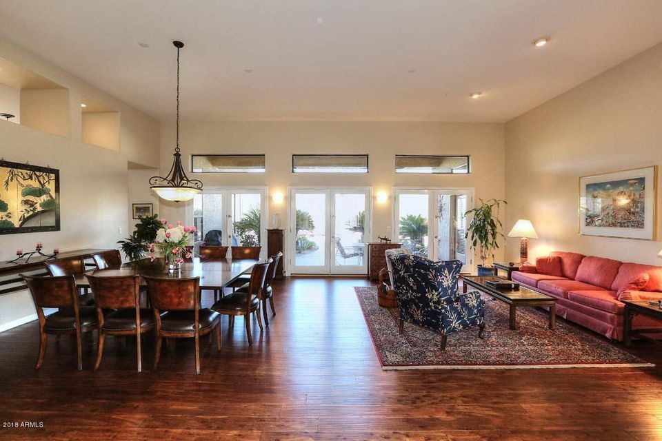 Living Rm / Dining Rm