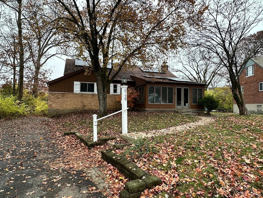 6728 Sandalwood Ln, Cincinnati, OH 45224 - photo 1