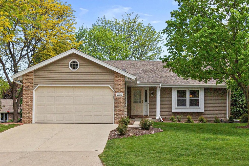 W153N7726 Meadow Lark Ln, Menomonee Falls, WI 53051 - photo 1