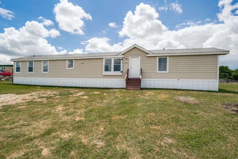 104 Layfield Ln, Rhome, TX 76078 - photo 1