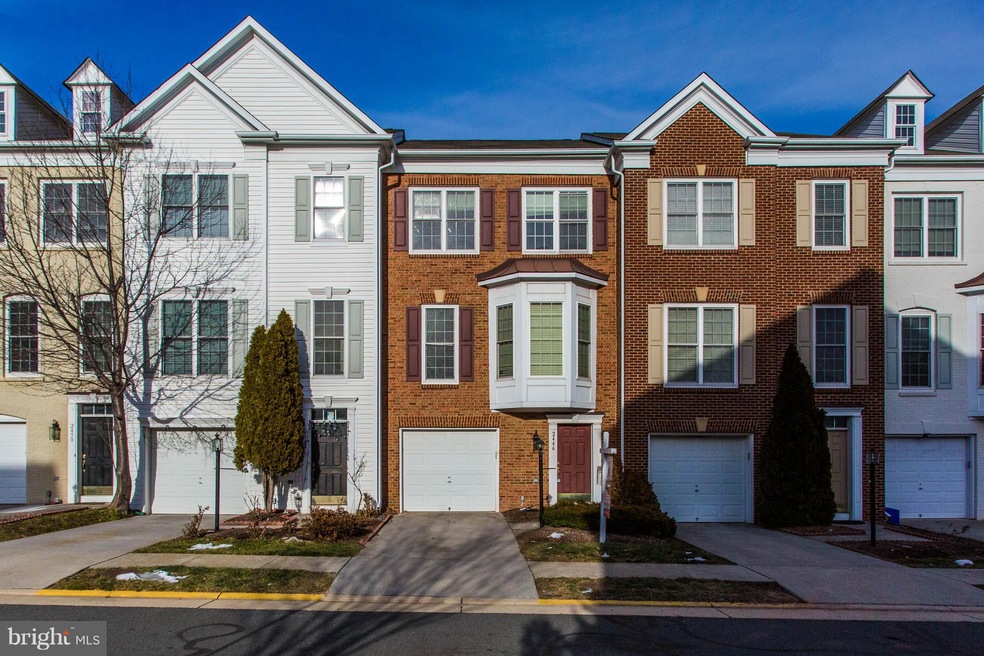 2446 Terra Cotta Cir, Herndon, VA 20171 - photo 1